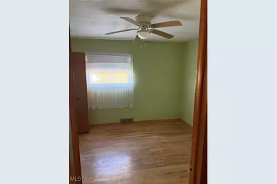 34152 Oak Knoll Street, Eastlake, OH 44095 - Photo 15