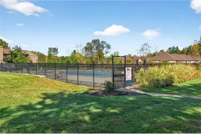 6280 Greenwood Parkway #202, Sagamore Hills, OH 44067 - Photo 7