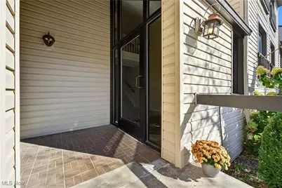 6280 Greenwood Parkway #202, Sagamore Hills, OH 44067 - Photo 3