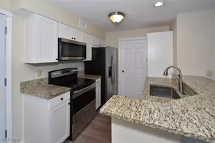 23002 Chandlers Ln, Olmsted Falls, OH 44138 - Photo 7