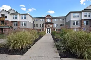 23002 Chandlers Ln, Olmsted Falls, OH 44138 - Photo 29