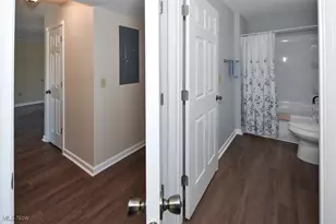 23002 Chandlers Ln, Olmsted Falls, OH 44138 - Photo 21