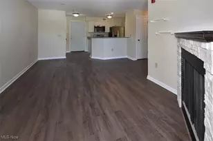 23002 Chandlers Ln, Olmsted Falls, OH 44138 - Photo 3