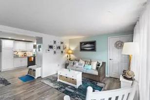 3339 Lake Rd, Conneaut, OH 44030 - Photo 9