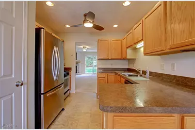 327 Breckenridge Oval, Elyria, OH 44035 - Photo 11