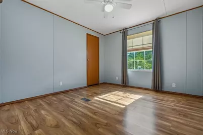 13533 Emerson Avenue, Williamstown, WV 26187 - Photo 17