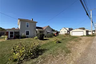 621 Newport Ave, Uhrichsville, OH 44683 - Photo 9