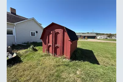 621 Newport Avenue, Uhrichsville, OH 44683 - Photo 39