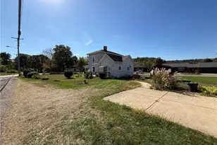 621 Newport Ave, Uhrichsville, OH 44683 - Photo 11