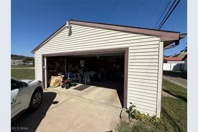 621 Newport Avenue, Uhrichsville, OH 44683 - Photo 37