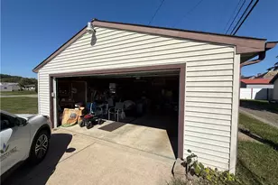 621 Newport Ave, Uhrichsville, OH 44683 - Photo 37