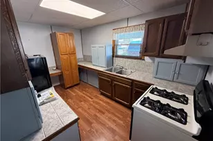 621 Newport Ave, Uhrichsville, OH 44683 - Photo 19