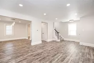 693 Roslyn Ave, Akron, OH 44320 - Photo 7