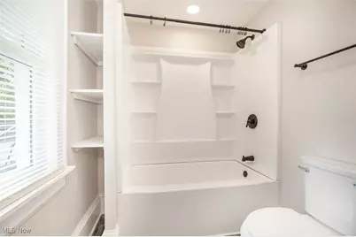 693 Roslyn Avenue, Akron, OH 44320 - Photo 15