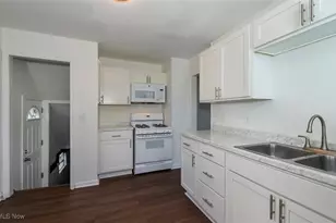 17710 Crestland Rd, Loveland, OH 44119 - Photo 11