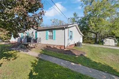 3509 38th Street NW, Canton, OH 44718 - Photo 3