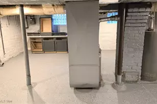 598 Cassius Ave, Youngstown, OH 44505 - Photo 17