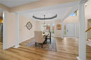 915 Cimarron Ovl, Aurora, OH 44202 - Photo 3