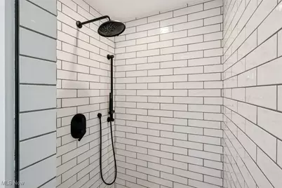 175 Hahns Way, Wadsworth, OH 44281 - Photo 17