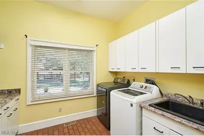 285 Nob Hill Drive, Akron, OH 44303 - Photo 37