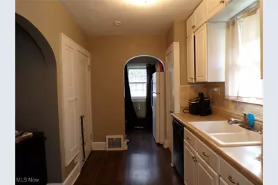 1430 39th Street NW, Canton, OH 44709 - Photo 9