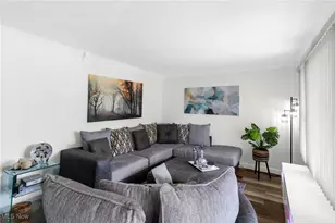 575 Breetz Dr, Campbell, OH 44405 - Photo 9