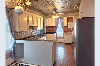 28900 Euclid Avenue, Wickliffe, OH 44092 - Photo 7