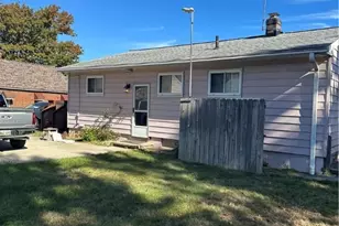 1824 Robindale St, Wickliffe, OH 44092 - Photo 3