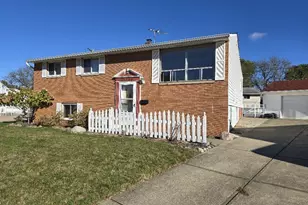 17705 Susan Ave, Loveland, OH 44111 - Photo 1