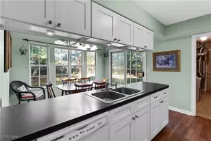 10240 Orchard Hill Ln, Twinsburg, OH 44087 - Photo 7