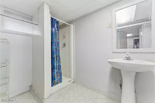 557 Letchworth Dr, Akron, OH 44303 - Photo 17