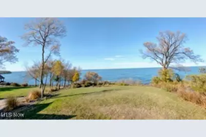 10211 Lake Shore Boulevard, Bratenahl, OH 44108 - Photo 3