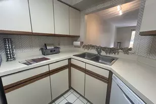 26101 Village Ln, Beachwood, OH 44122 - Photo 13