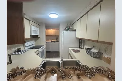 26101 Village Lane #104, Beachwood, OH 44122 - Photo 11