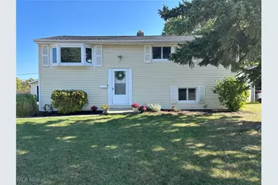 211 W Overlook Drive, Eastlake, OH 44095 - Photo 1