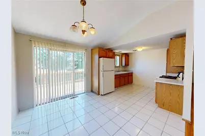 211 W Overlook Drive, Eastlake, OH 44095 - Photo 7