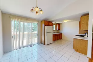 211 W Overlook Dr, Eastlake, OH 44095 - Photo 7