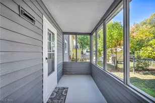 1128 W 11th St, Lorain, OH 44052 - Photo 9