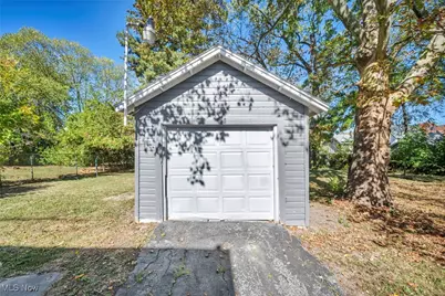 1128 W 11th Street, Lorain, OH 44052 - Photo 15