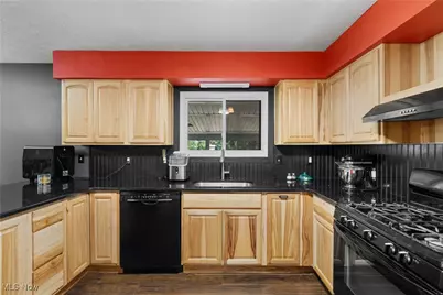 502 Valley Crest Drive, Mogadore, OH 44260 - Photo 9