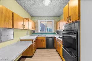 14724 Clifton Blvd, Oakwood, OH 44107 - Photo 9