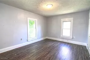 217 W Summit St, Barberton, OH 44203 - Photo 13