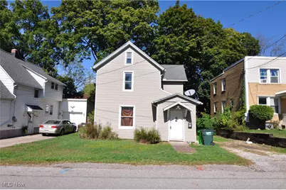 217 W Summit Street, Barberton, OH 44203 - Photo 1