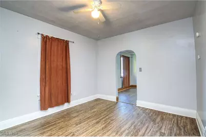 217 W Summit Street, Barberton, OH 44203 - Photo 7