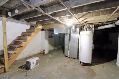 217 W Summit Street, Barberton, OH 44203 - Photo 15