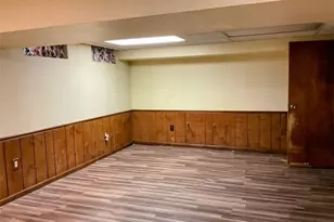 276 E 317th St, Willowick, OH 44095 - Photo 13