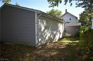 1241 McIntosh Ave, Akron, OH 44314 - Photo 11