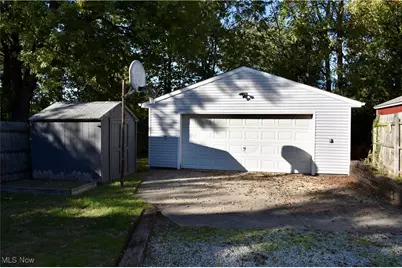 1241 McIntosh Avenue, Akron, OH 44314 - Photo 9