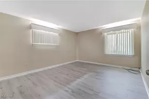 13690 W 130th St, Strongsville, OH 44136 - Photo 23