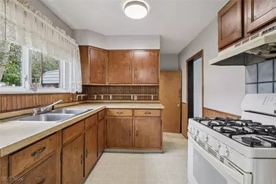 1674 Betz Drive, Akron, OH 44306 - Photo 13